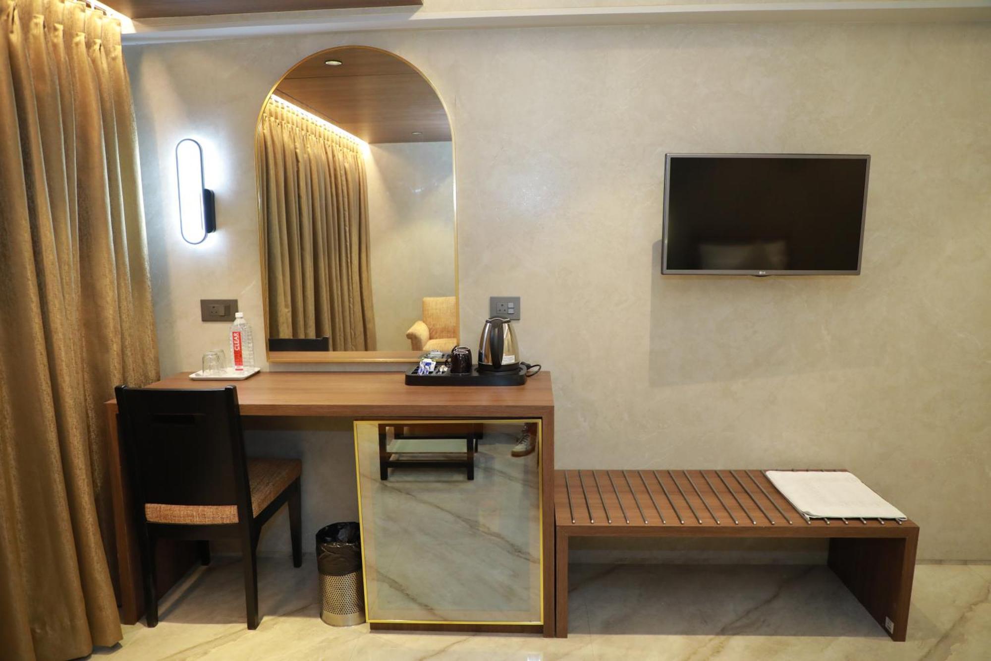 Hotel Archana Residency Mumbai Exteriör bild