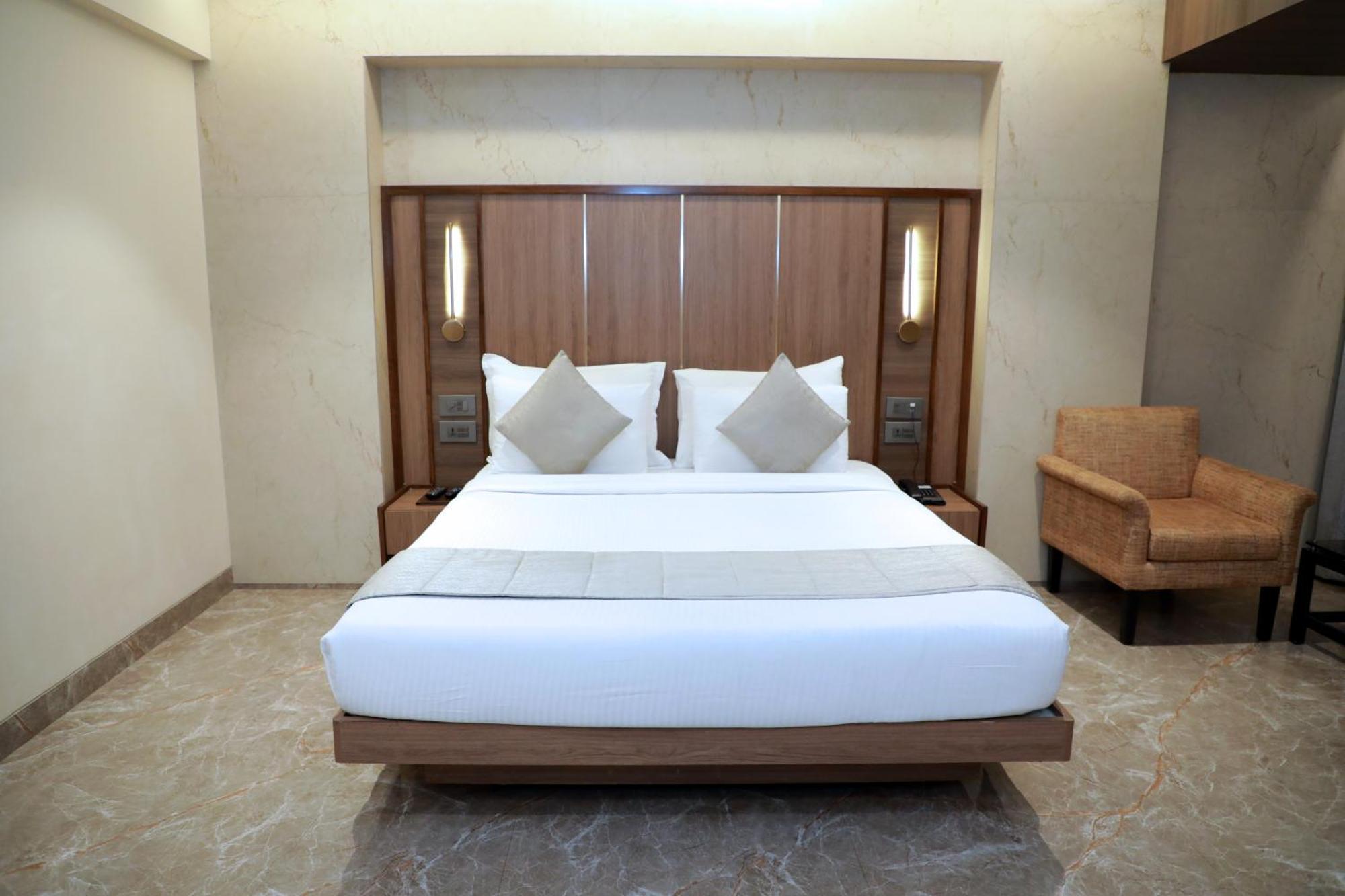 Hotel Archana Residency Mumbai Exteriör bild