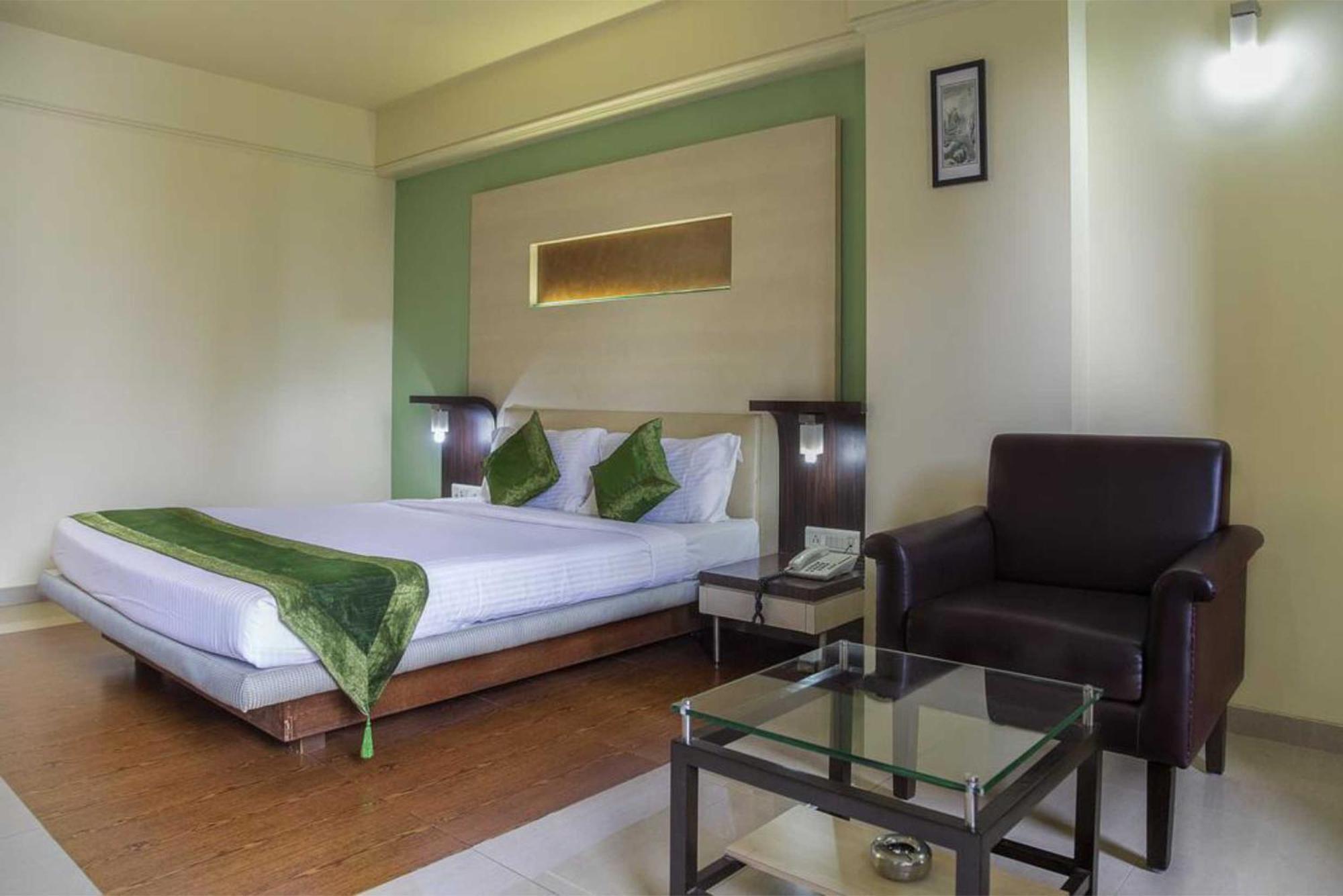 Hotel Archana Residency Mumbai Exteriör bild