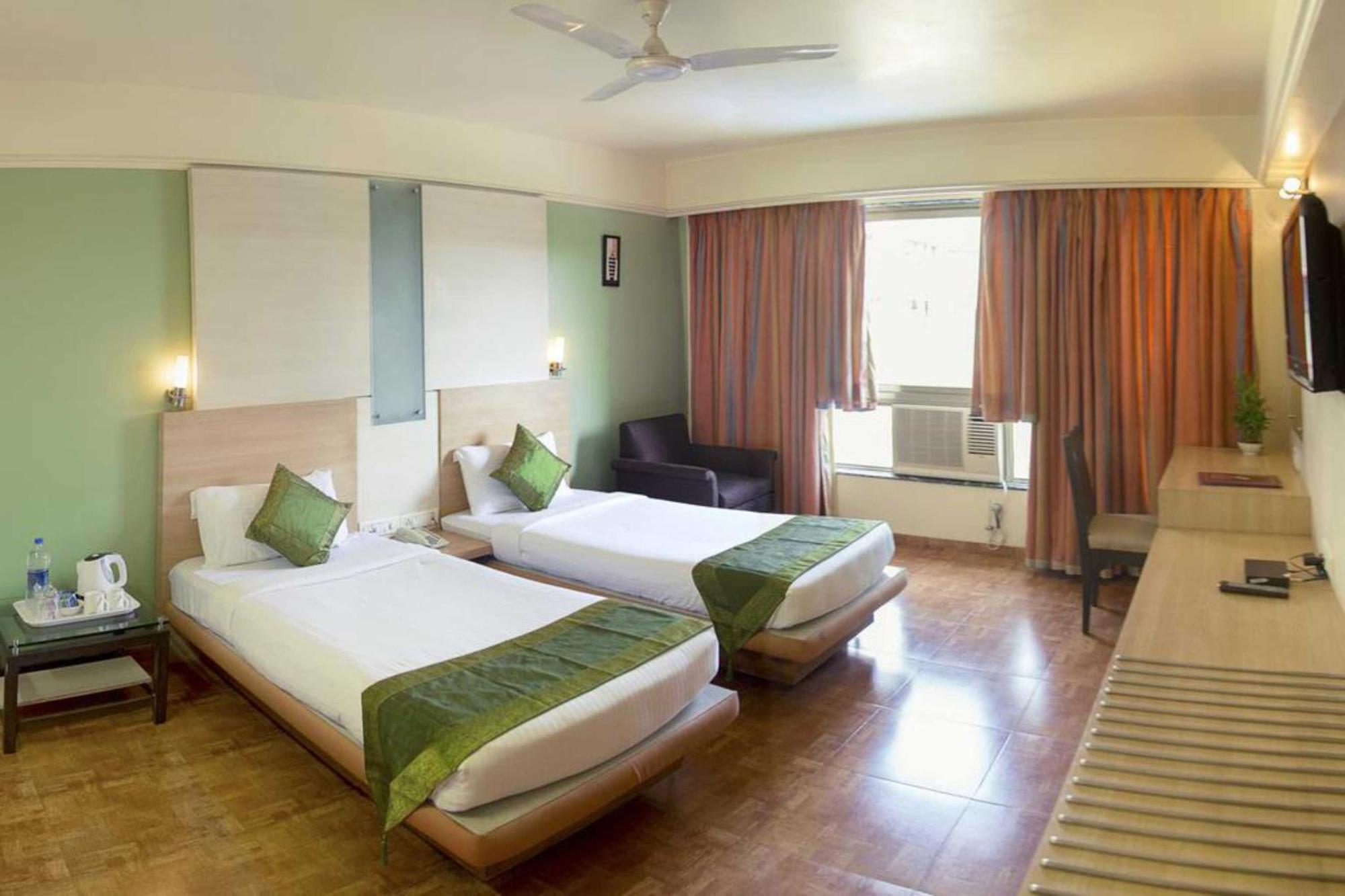 Hotel Archana Residency Mumbai Exteriör bild